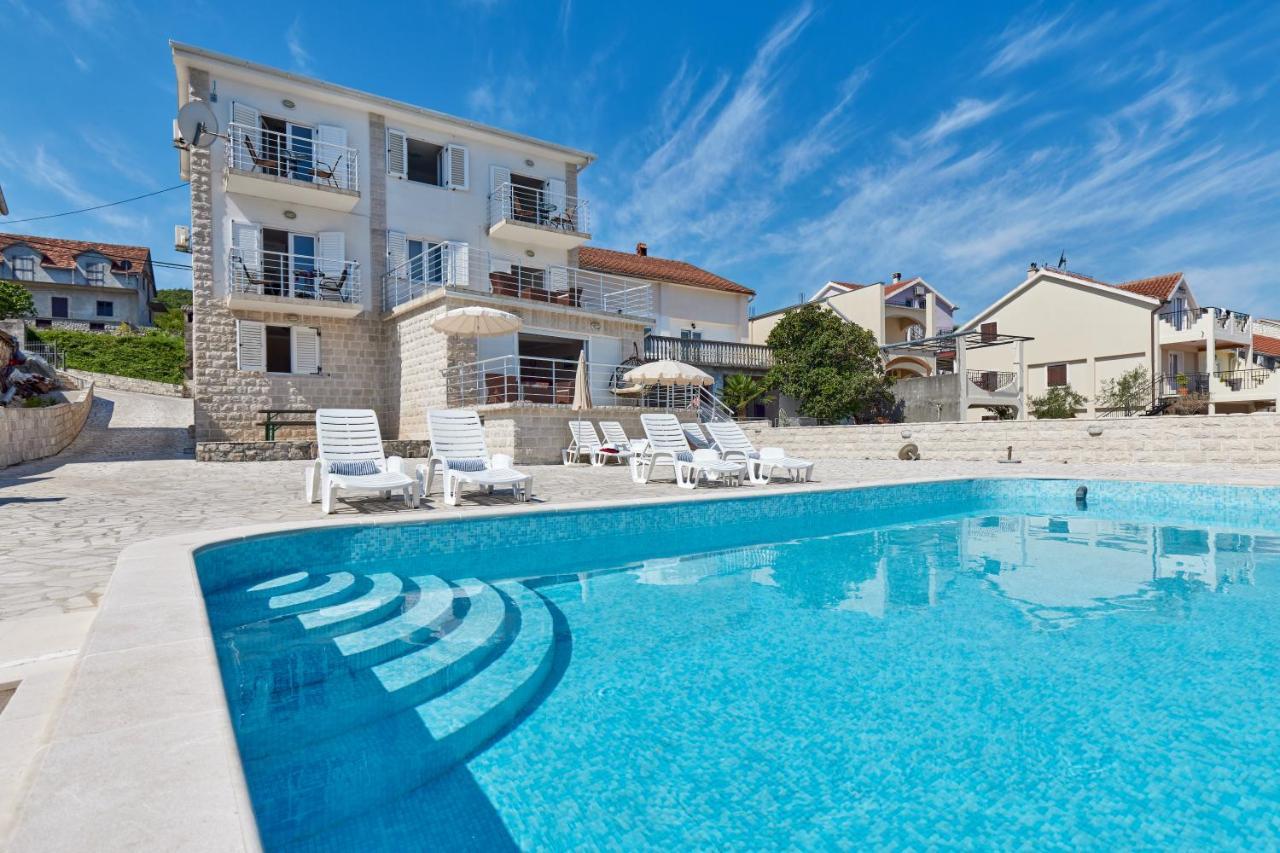 Apartments Tamaris Tivat Exterior photo